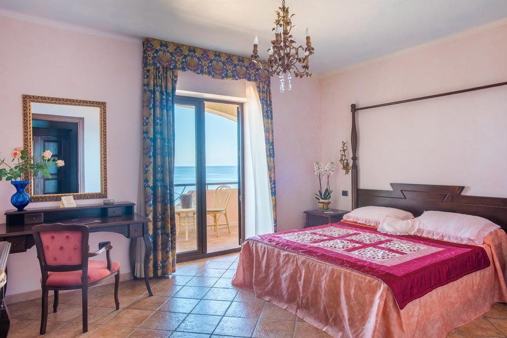 Hotel Lido Degli Spagnoli Wellness & Spa Портоскузо Екстериор снимка